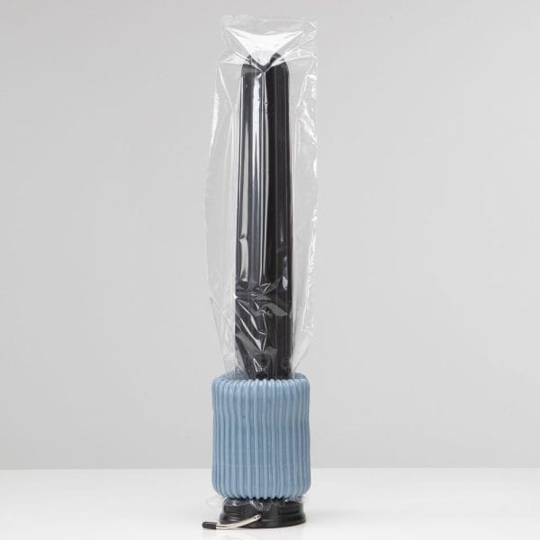 Hygiënezakken Doff 'n Donner – 50 stuks, frontaal: Rolly cilinder met blauwe grip in transparante hygiënezak.