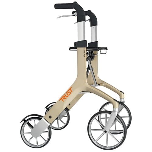 Beige lichtgewicht rollator Let’s Fly met vier grote wielen en opgevouwen frame op witte achtergrond