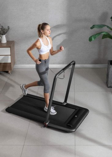 Flow Fitness nieuwste Loopband DTM200i met 2 loopmogelijkheden zijzijde hardlopen