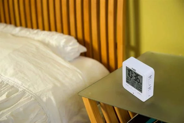 Klok met thermometer Fysic