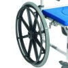 Douche-toiletrolstoel Aston 24, zelf beweegbaar met 24” wielen met hoepel van het merk Drive grote wiel