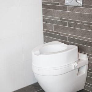 toiletverhoger zonder deksel merk atlantis 15 cm hoog op toilet