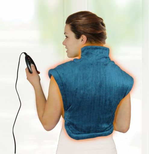 warmtekussen in maat XL voor schouder en nek bekeken van achterzijde