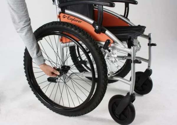 Rolstoel G-Explorer met luchtbanden voor ruw terrein met quick release wielen
