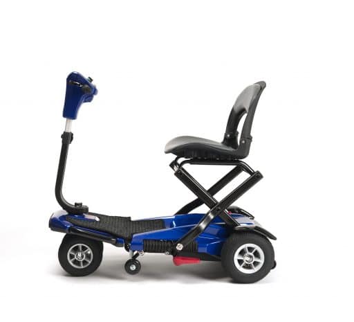 scootmobiel_sedna_vermeiren_blauw_thuiszorgwinkel.nl_zijzijde Vermeiren scootmobiel Sedna die in 4 stappen is op te vouwen zijzijde