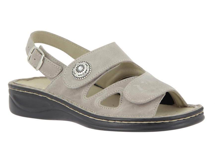 Sandaal Yvonne van het merk Varomed met schoenbreedte K in de kleur beige
