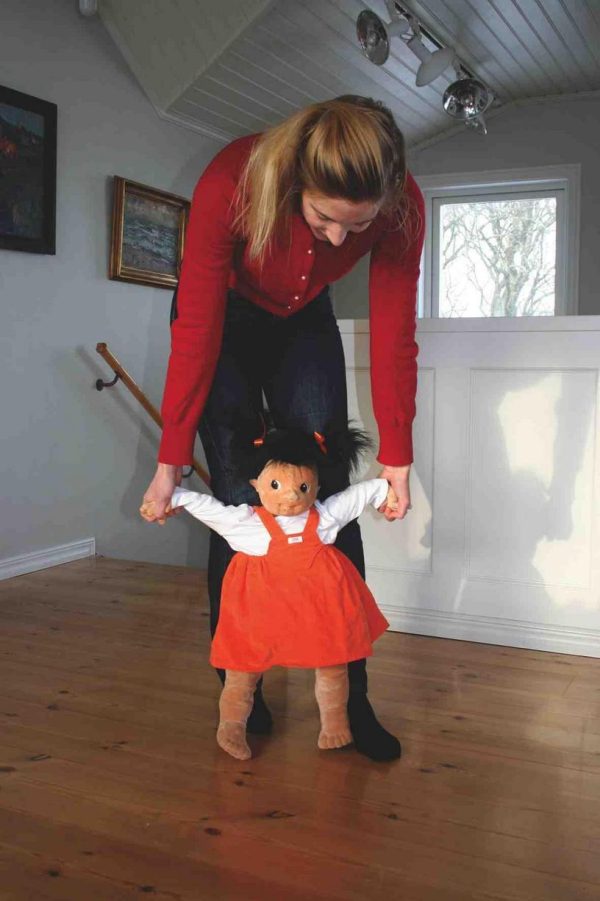 De pop Emilie van het merk Joyk is ontworpen voor ouderen en kinderen en geven gevoel van roest
