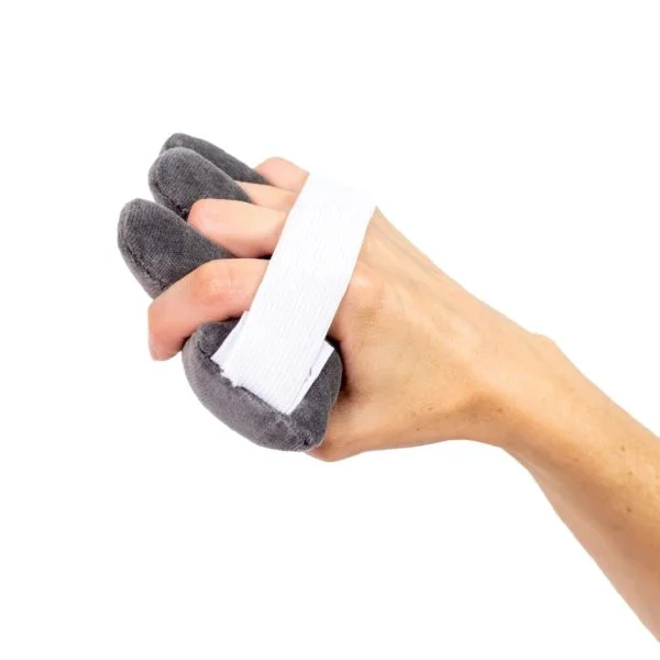 Het Medimpex vinger contracturen kussentje zet de vingers in de juiste positie en is voorien van elastische band