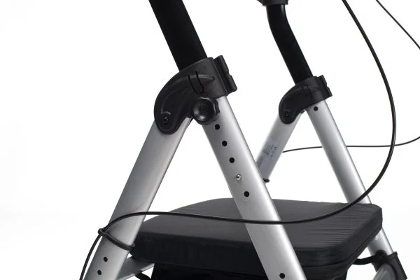 Goliat Atro rollator met armschalen voor gewicht tot 200 kg in de kleur zilver in hoogte verstelbare zitting