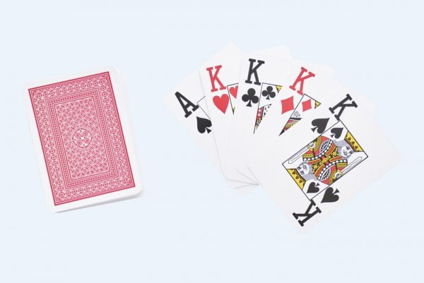 Speelkaarten met grote cijfers met rode achterkant van Thuiszorgwinkel.nl