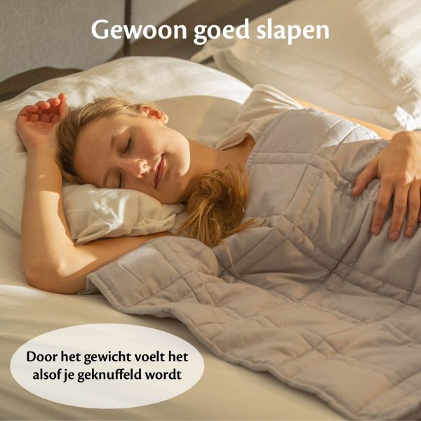 Verzwaringsdeken van Thuiszorgwinkel.nl met een slapende vrouw