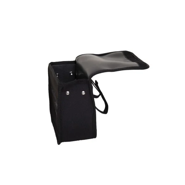De Splash rolstoelarmleuningtas plaatst u over de armleuning van uw rolstoel. Te bevestigen met klittenband. 1 grootvak