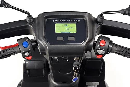 Scootmobiel S4 van het merk Afikim in de kleur rood met stuurcomputer