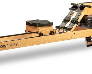 De Flow Fitness Eikenhouten Perform W9i waterroeier is voorzien van een uniek waterweerstandsysteem en is te combineren met wel 19 trainingsprogramma's. Naast waterweerstand maakt de roeitrainer ook gebruik van wrijvingsweerstand. De weerstand wordt automatisch toegevoegd en kunt u aanpassen met de knoppen op het handvat.