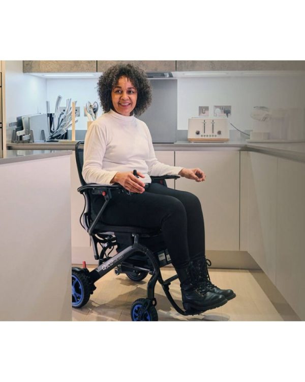 Quickie Q50 R Carbon de lichtste elektrische rolstoel, voorbeeld vrouw