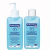 Handdesinfectie Sterillium Gel pure, twee blauwe flessen alcoholgel in verschillende maten met pomp- en klikdop.
