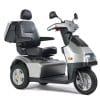 Zilverkleurige Afikim Breeze S3 heavy-duty scootmobiel met zwarte draaistoel, armleuningen en koplamp