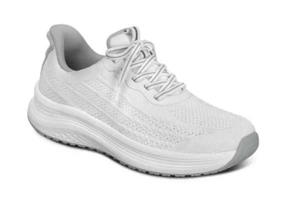 De witte Nira schoen van Orthofeet