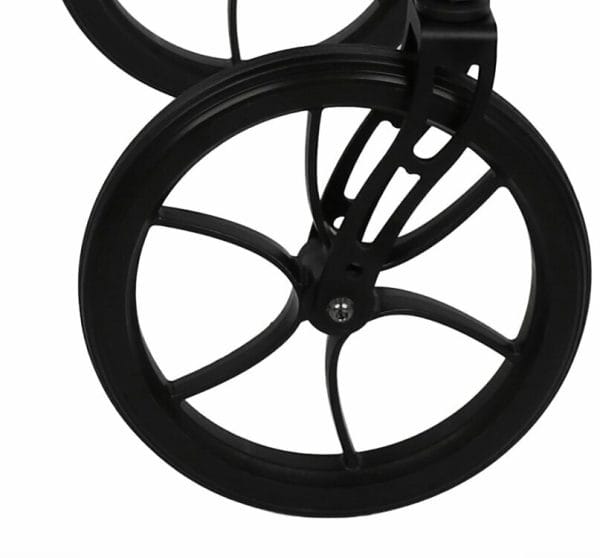 De wielen van de Rollator Carbon Aerowalk van het merk Drive