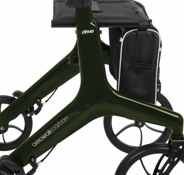 De Rollator Carbon Aerowalk van het merk Drive in de kleur groen