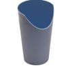 Drinkbeker met neusuitsparing in 2 kleuren.