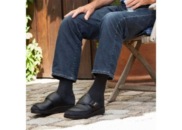 Verbandslipper Grenoble in de kleur Zwart als voorbeeld.