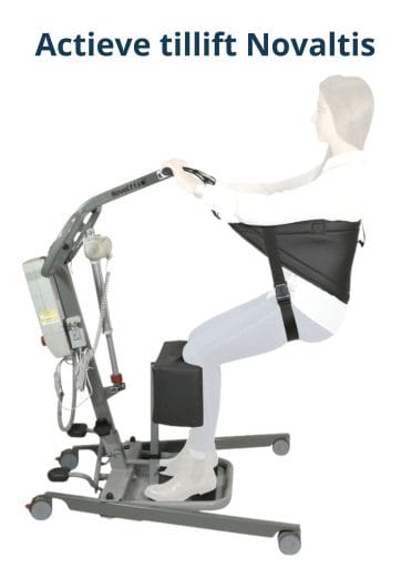 Actieve tillift Novaltis waarbij de gebruiker actief staat en wordt ondersteund
