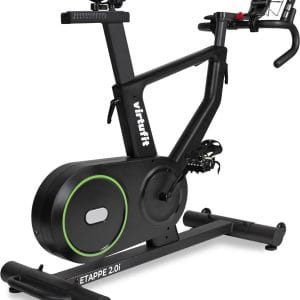 VirtuFit ETAPPE 2.0i indoor cycle bike, zwarte spinningfiets met verstelbaar zadel, multigrip stuur en tablethouder voor intensieve thuisworkouts.