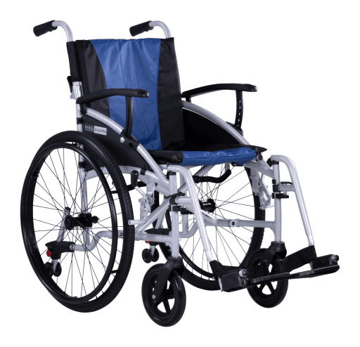 Rolstoel Excel G-Lite Pro met antikiep wielen, blauw-zwarte bekleding en lichtgewicht frame voor dagelijks gebruik