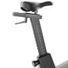 Zwart verstelbaar zadel van de Flow Fitness Perform S2i spinningfiets met hoogte- en lengtemarkering voor een passende houding